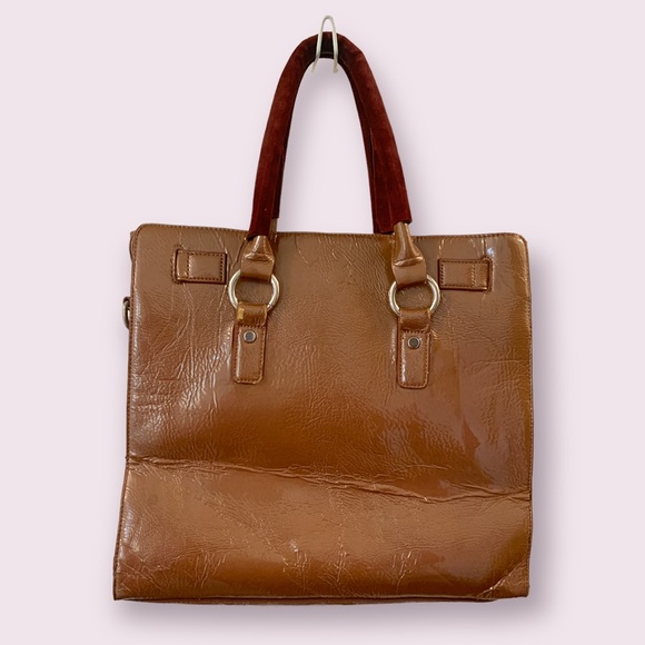 Glossy Champagne Lock Purse - Picture 5 of 8